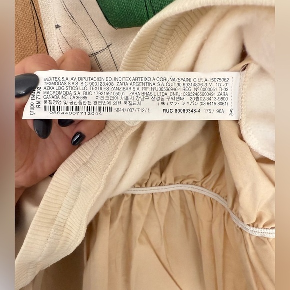 ZARA Women’s Cream Long Sleeve Layered Blouse Graphic Swearshirt - size Large - Picture 6 of 10